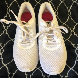 Womens Nike Tanjun shoes